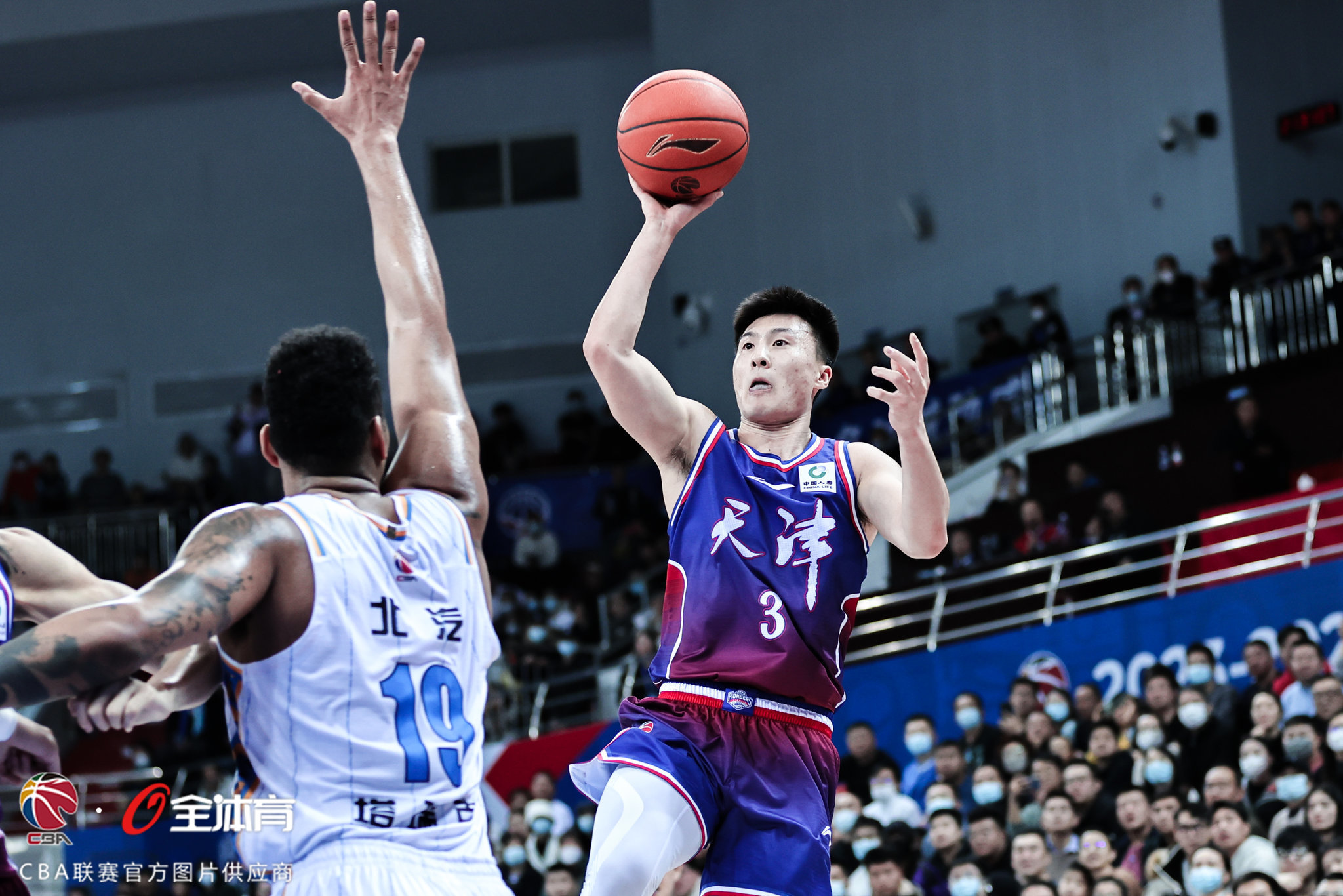 天津先行者95-88击败北京北汽 詹姆斯23分14篮板 时德帅22分6篮板5抢断
