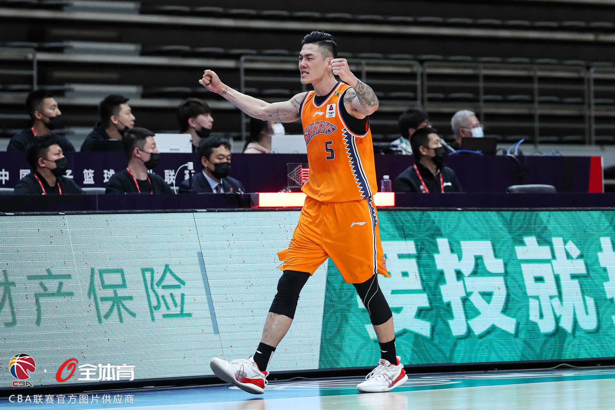 CBA常规赛第30轮：刘铮28分6篮板，上海久事102-100逆转战胜辽宁本钢